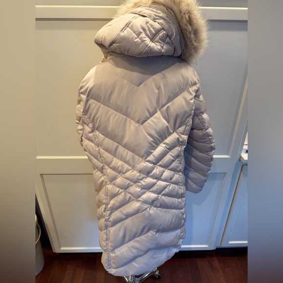 Women's Kenneth Cole Cream Puffer Coat with Faux Fur Hood - Picture 4 of 6